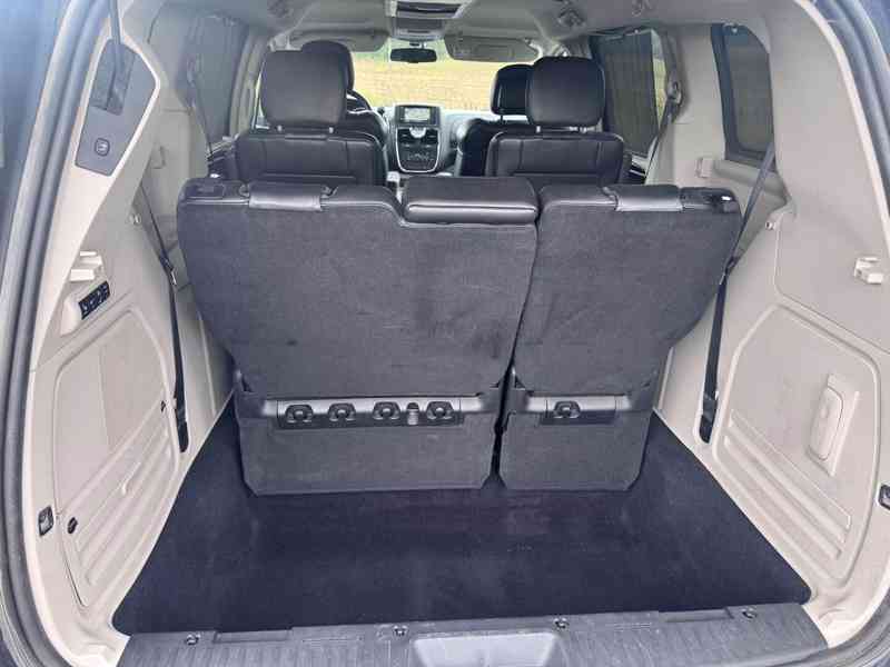 Lancia Voyager 3,6 Platinum LPG 2x DVD ČR 2013 - foto 5