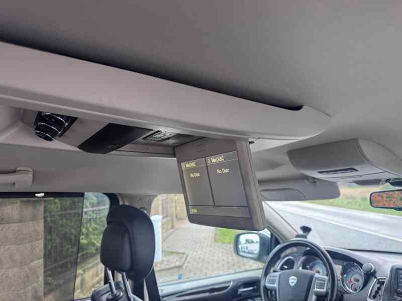 Lancia Voyager 3,6 Platinum LPG 2x DVD ČR 2013 - foto 9
