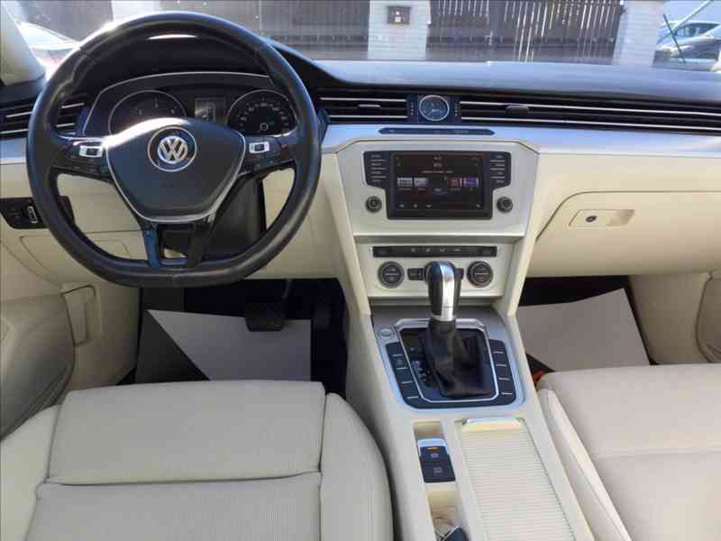 Volkswagen Passat 1,6 TDI COMFORTLINE 1.MAJITEL - foto 7