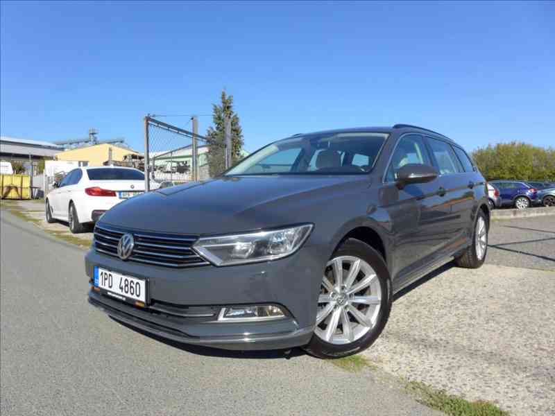 Volkswagen Passat 1,6 TDI COMFORTLINE 1.MAJITEL - foto 1
