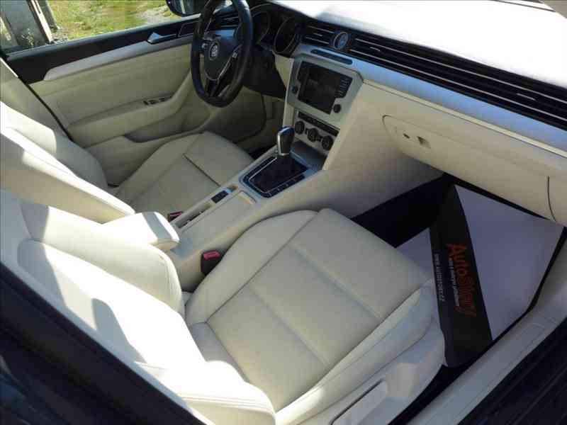 Volkswagen Passat 1,6 TDI COMFORTLINE 1.MAJITEL - foto 10