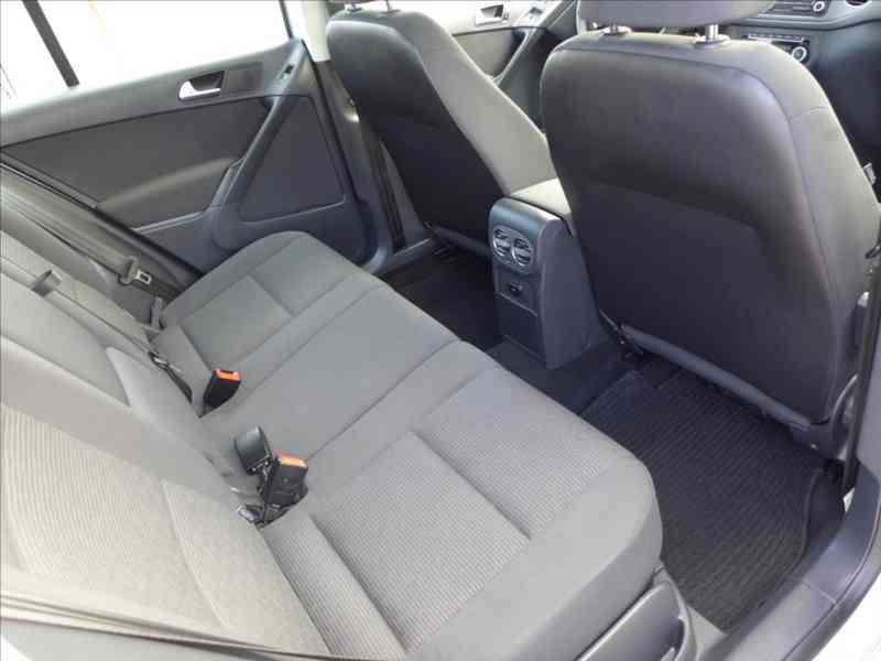 Volkswagen Tiguan 1,4 TSI DIGI AC, VÝHŘEV, PDC - foto 9