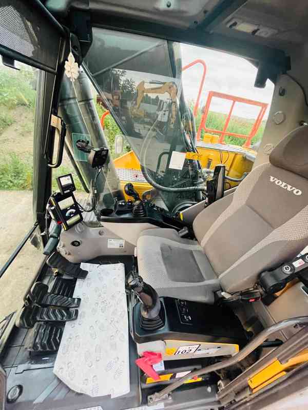 Pásové rypadlo Volvo EC220EL (Možnost leasingu) - foto 8