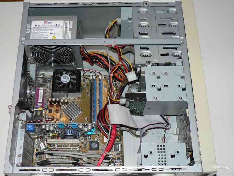 Počítač s Athlon XP 1100 + 512MB + 36GB 10k RPM disk - foto 2