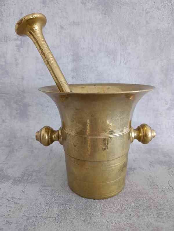 Velký starožitný mosazný hmoždíř s tloukem (3,25 kg) – masiv - foto 6