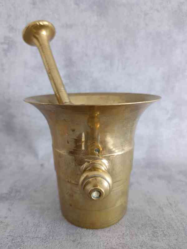 Velký starožitný mosazný hmoždíř s tloukem (3,25 kg) – masiv - foto 13