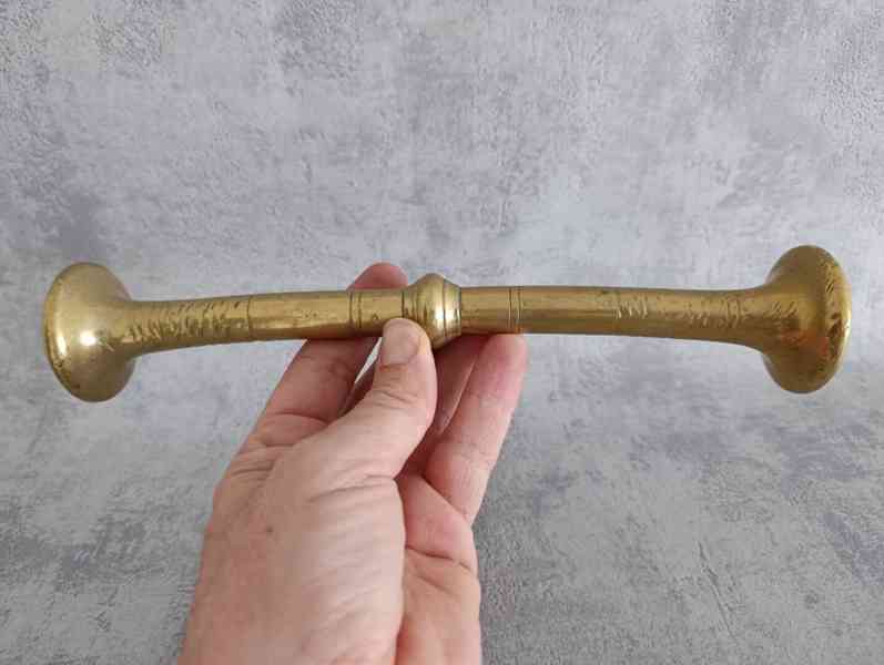 Velký starožitný mosazný hmoždíř s tloukem (3,25 kg) – masiv - foto 15