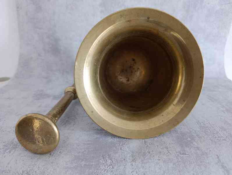 Velký starožitný mosazný hmoždíř s tloukem (3,25 kg) – masiv - foto 8