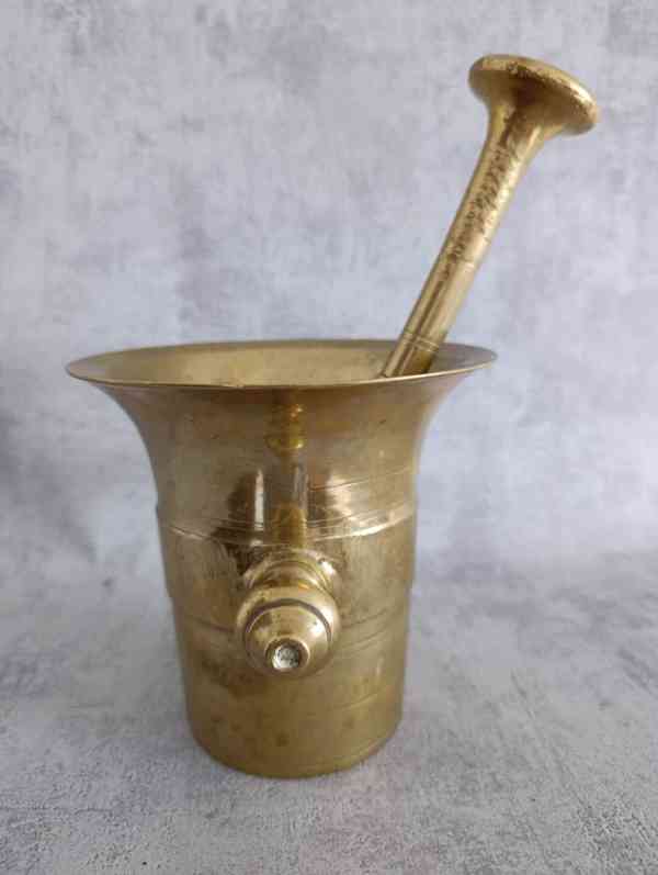 Velký starožitný mosazný hmoždíř s tloukem (3,25 kg) – masiv - foto 11