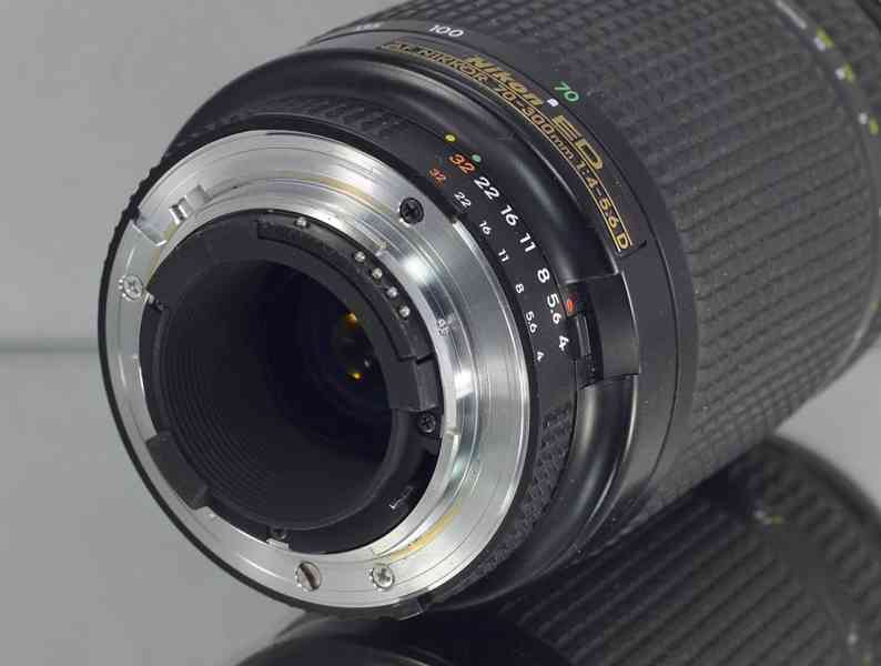 Nikon AF Nikkor 70-300mm 1:4-5.6 D ED FX TELE-ZOOM - foto 5
