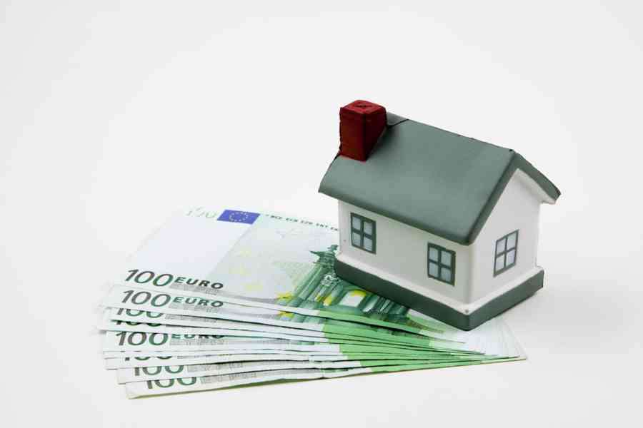 Úvěry a hypotéky 