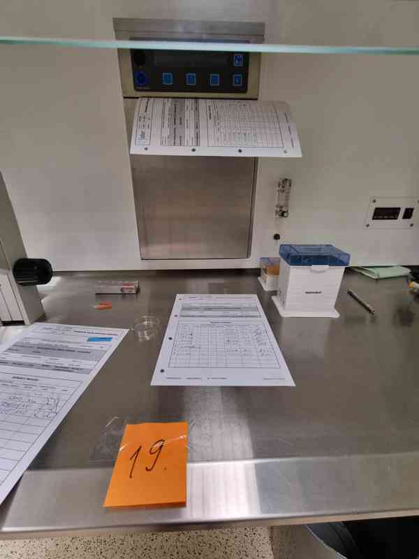 Položka číslo 19 - IVF kabinet, Binokulární lupa, inkubátor - foto 2