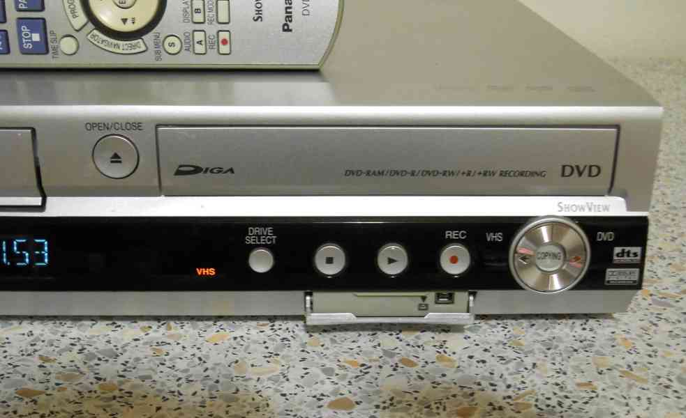 VHS-DVD rekordér Panasonic DMR-ES35 - foto 2