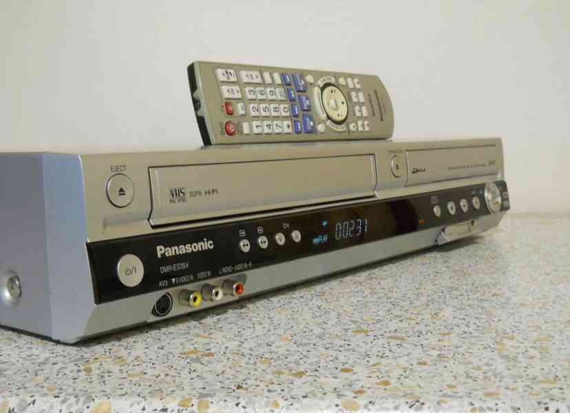 VHS-DVD rekordér Panasonic DMR-ES35 - foto 4