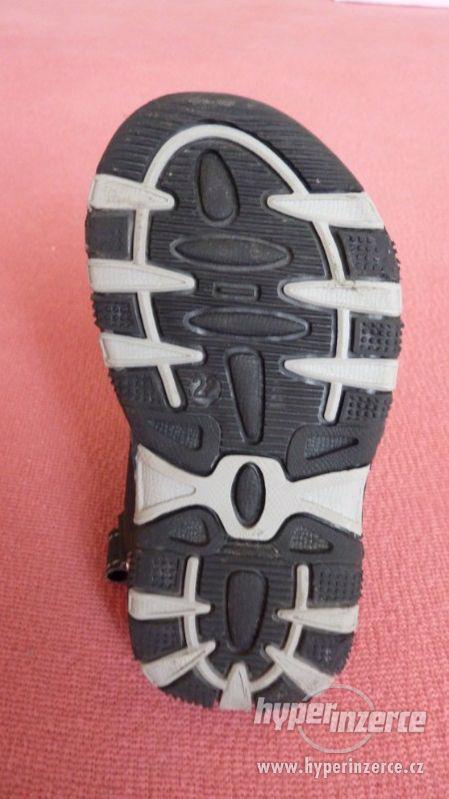 Nové dětské sandále zn. Bobbi Shoes vel. 22 - foto 4