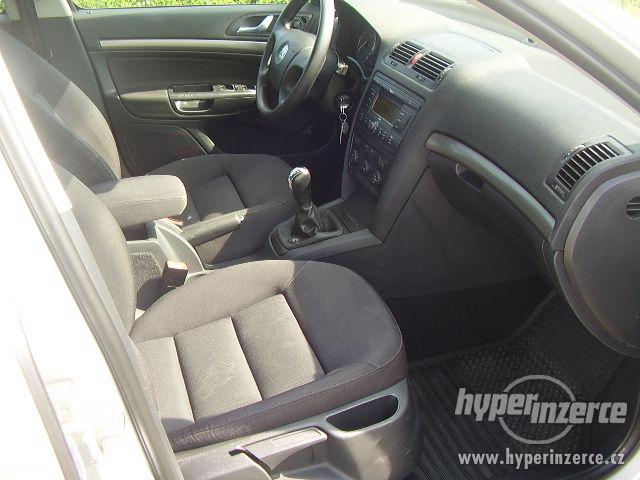 ŠKODA Octavia II 1,6 FSi 85kW ELEGANCE - foto 8