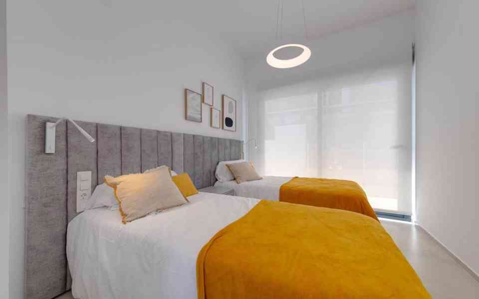 Španělsko luxusní moderní vila Sierra Cotina - foto 27
