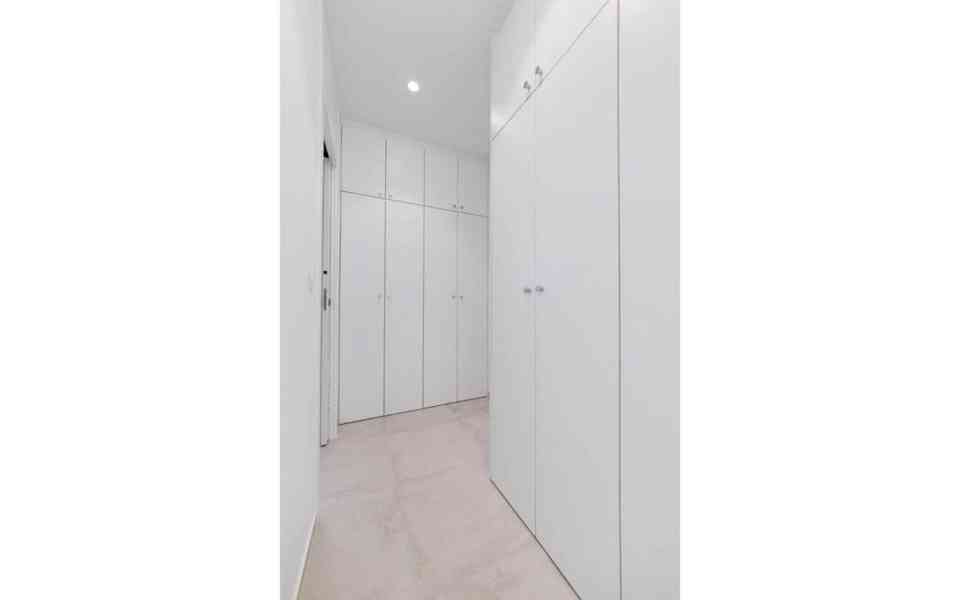 Španělsko luxusní moderní vila Sierra Cotina - foto 8