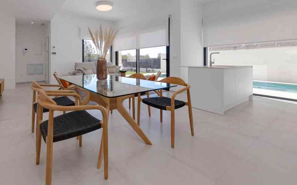 Španělsko luxusní moderní vila Sierra Cotina - foto 24