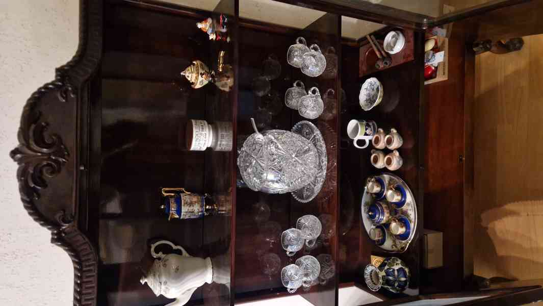 Starožitná vitrína Chippendale - foto 7