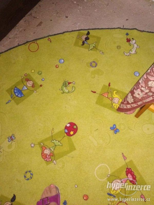Kulatý koberec do dětského pokoje - foto 1
