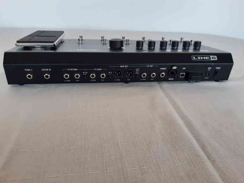 Kytarový multiefekt - LINE 6  FIREHAWK FX  - foto 2