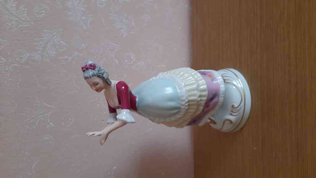 Dvě porcelánové sošky - foto 11
