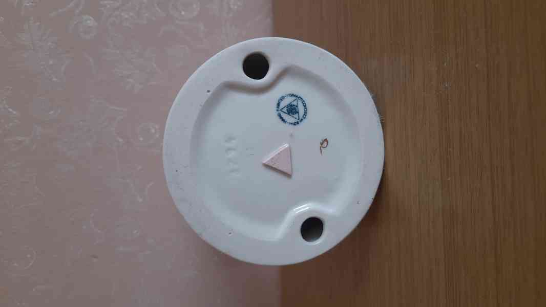 Dvě porcelánové sošky - foto 8