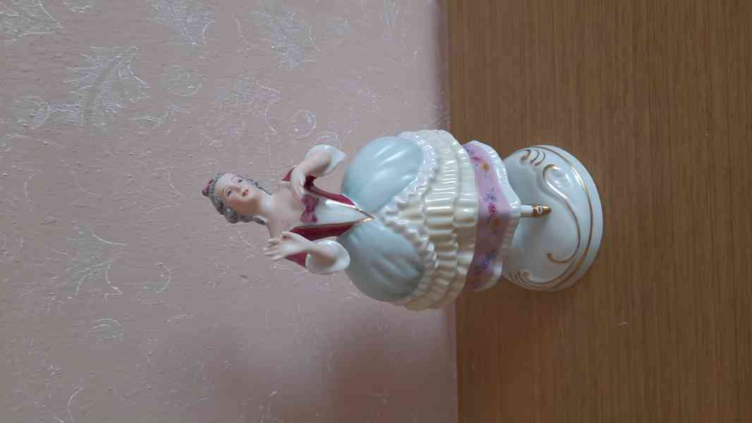 Dvě porcelánové sošky