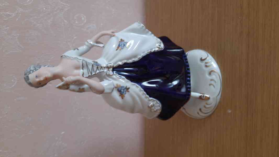 Dvě porcelánové sošky - foto 3