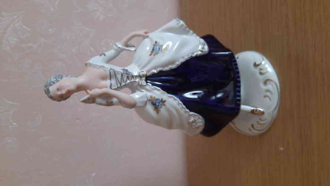 Dvě porcelánové sošky - foto 7