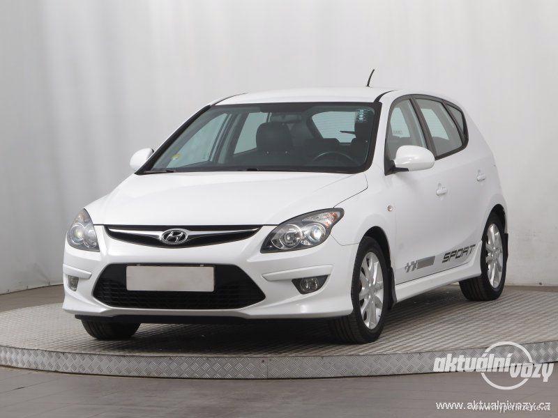 Hyundai i30 1.4, benzín, vyrobeno 2010, el. okna, STK, centrál, klima - foto 11