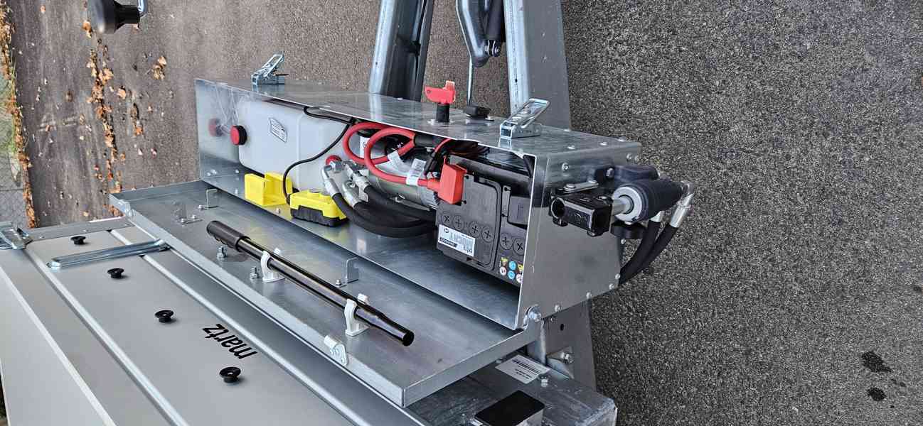 Hydraulický sklápěč 3000 x 1500mm - 3000kg - foto 3