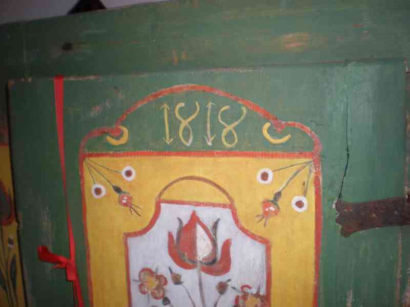 malovaná skříň s vročením 1818 - foto 3