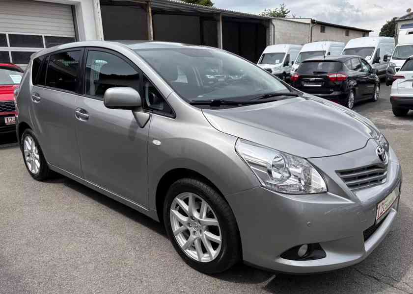 Toyota Verso 1.8i Travel benzín 108kw - foto 1