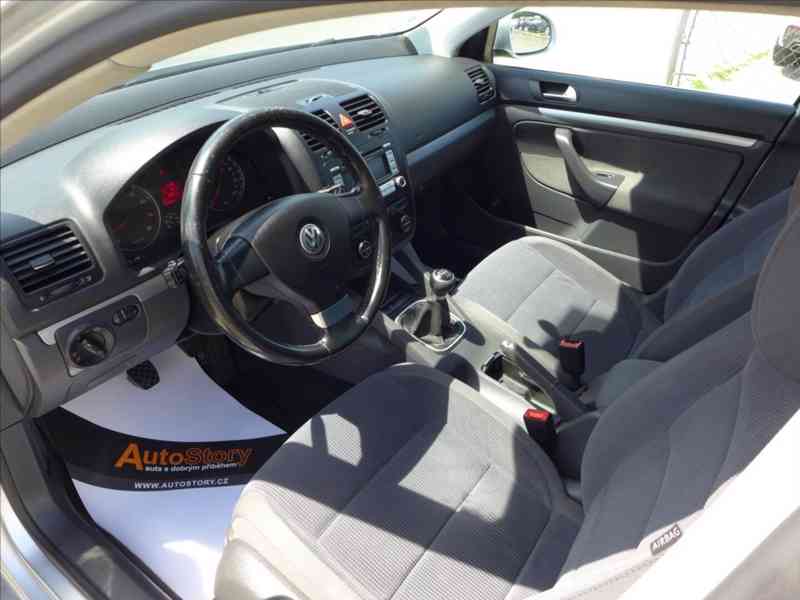 Volkswagen Golf 1,6 i DIGI AC, VÝHŘEV, 1.MAJ - foto 5