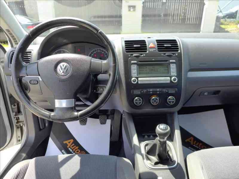 Volkswagen Golf 1,6 i DIGI AC, VÝHŘEV, 1.MAJ - foto 7
