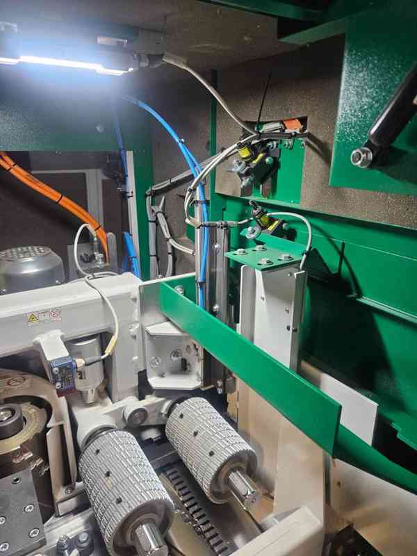 Čtyřstranná frézka. - foto 7