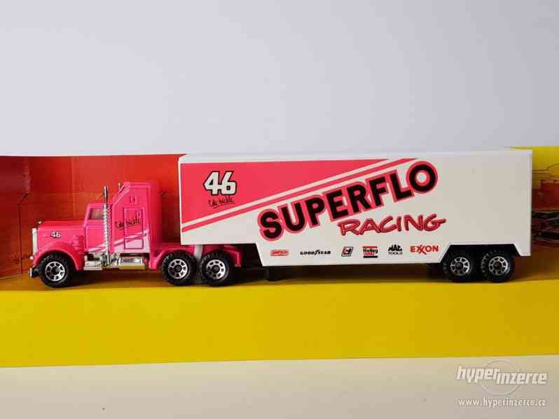 Matchbox Convoy Kenworth Box Truck Superflo Racing - foto 6