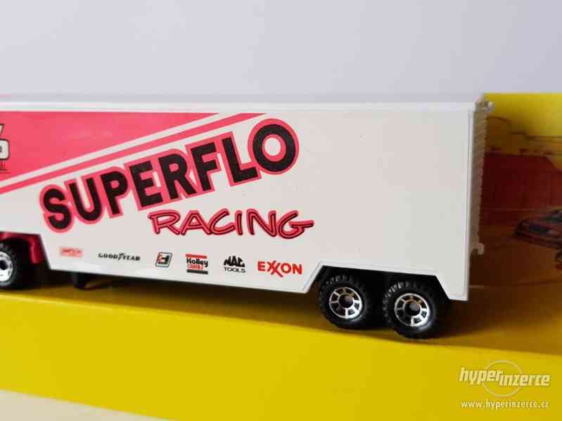 Matchbox Convoy Kenworth Box Truck Superflo Racing - foto 9