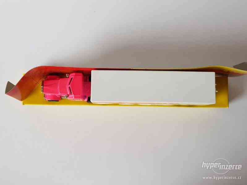 Matchbox Convoy Kenworth Box Truck Superflo Racing - foto 11