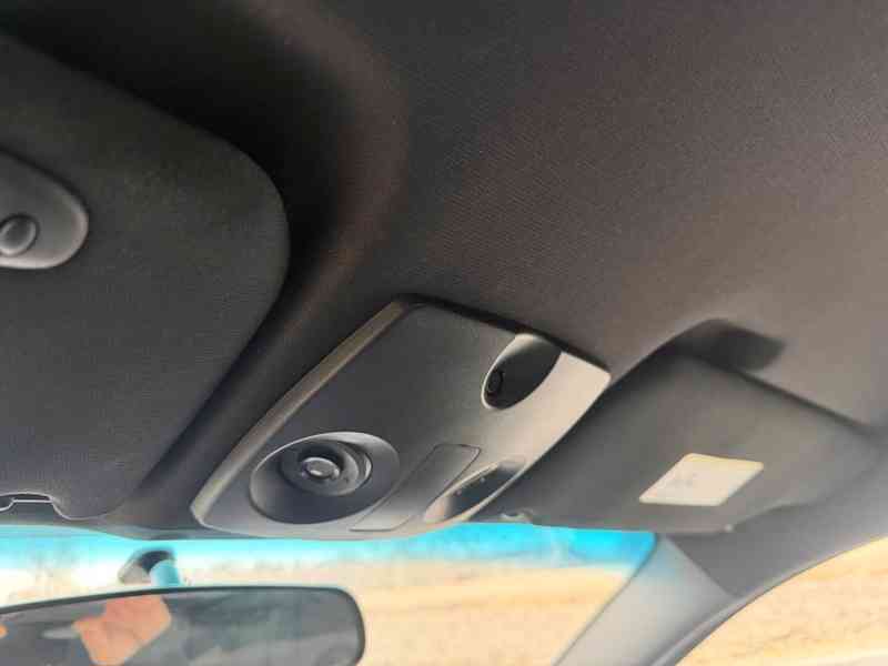 Chrysler 200 2,4L DOHC VVT Touring 2012 - foto 17