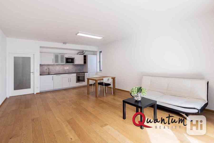 Prodej ateliéru 2+kk/B, 66 m2 - foto 4