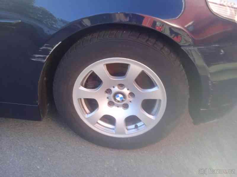 BMW Řada 5 2,3 E60 523 - foto 24