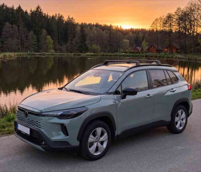Toyota Corolla Cross 1,8   SKORO NOVÁ - foto 1