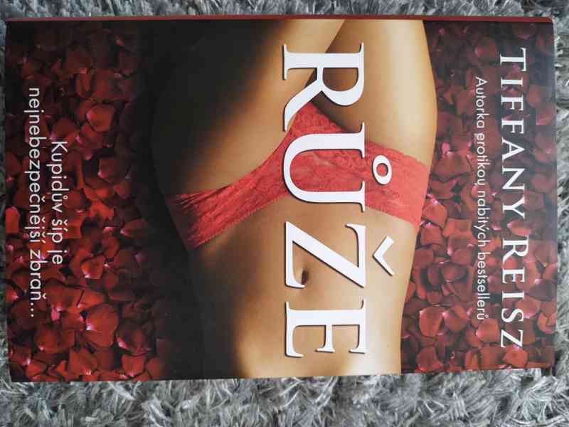 kniha Růže  - foto 1