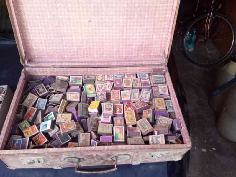 Prodám staré zápalkové krabičky a etikety.