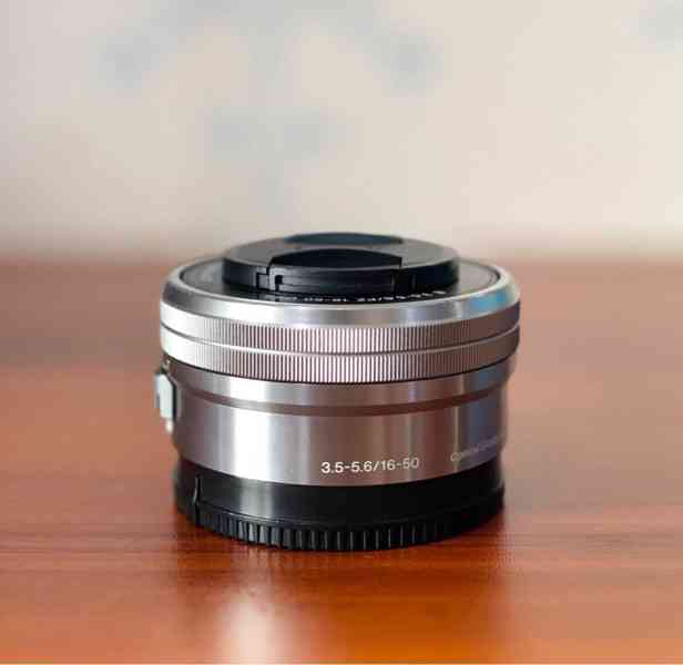 Sony 16-50mm f/3.5-5.6 OSS - foto 1