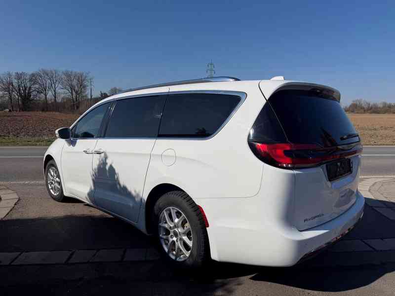 Chrysler Pacifica 3,6 RU Radar New Model DVD 2021 - foto 3