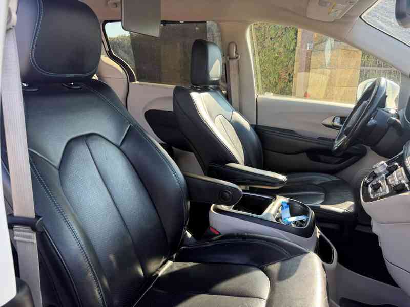 Chrysler Pacifica 3,6 RU Radar New Model DVD 2021 - foto 12